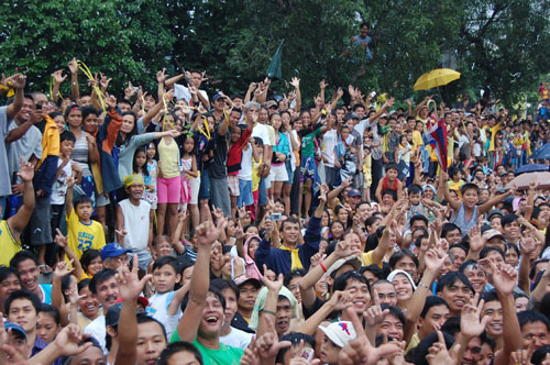 President Cory Aquino's Funeral Procession » Touched by An ...