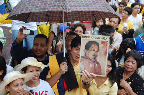 President Cory Aquino's Funeral Procession » Touched by An ...