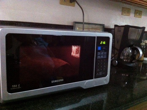 Blog anniversary contest: chance to win 2011 Samsung New Microwave oven