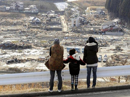 japan-earthquake-survivors