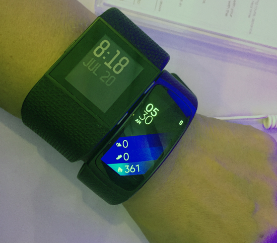comparing fitbit and samsung gear